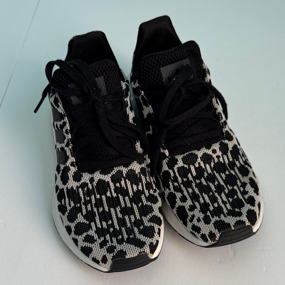 Nike. Black and White Patterned Sneakers